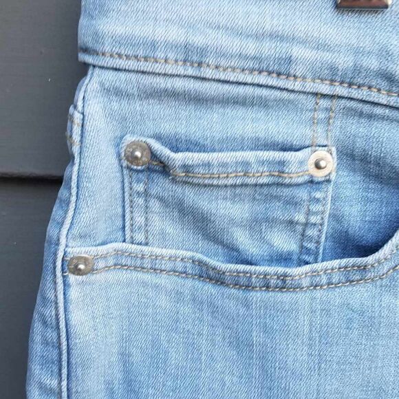 Levi's Mid Length Jean Shorts Size 32 - Picture 13 of 14